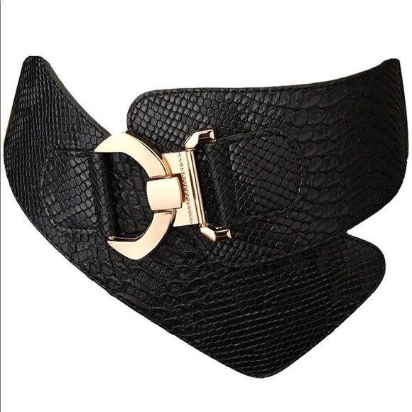 Women’s Adjustable Wide Snake Pattern Leather Belt - Picture 2 of 12